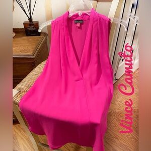 👚Vince Camuto Sleeveless blouse